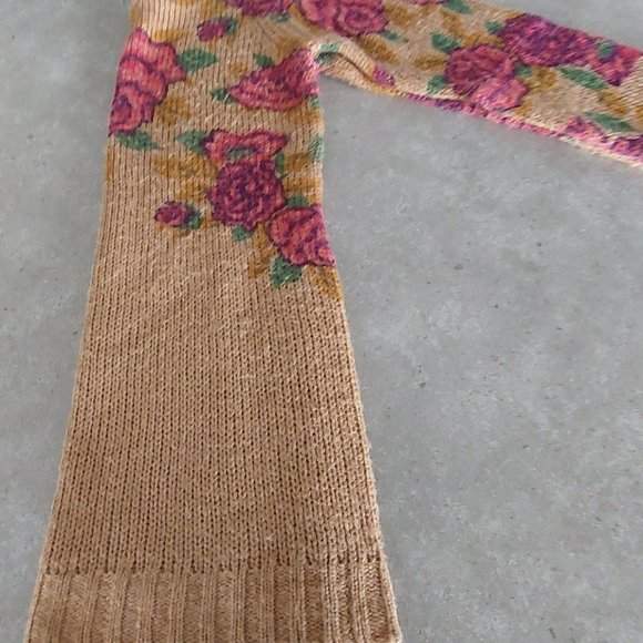 RUE 21 Women's 100% Acrylic Floral Print Crew Neck L/S Sweater - Tan Red Green - Picture 13 of 13